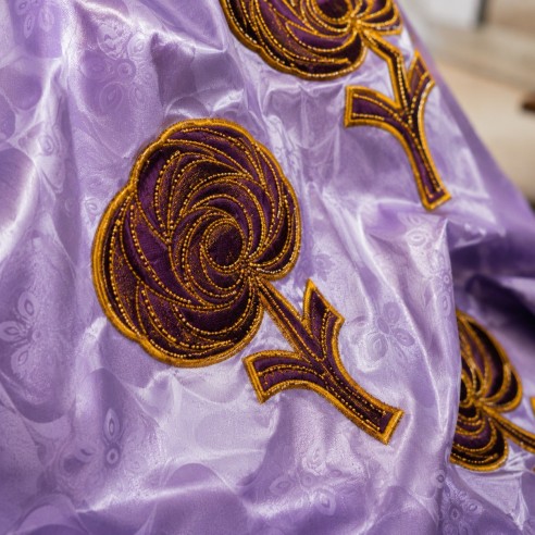 Robe longue lilas - motifs floraux brodés