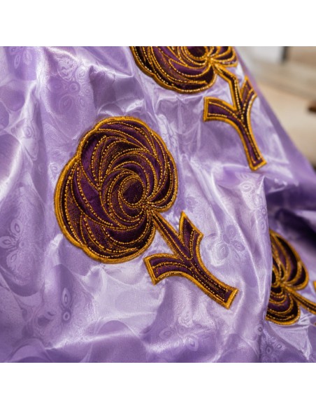 Robe longue lilas - motifs floraux brodés