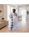 Boubou Bazin Getzner Brodé – Blanc & Motifs Floraux Multicolores