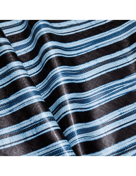 Tissu Bazin Ngarra 1 - Noir et bleu ciel à motifs rayés