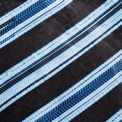 Tissu Bazin Ngarra 1 - Noir et bleu ciel à motifs rayés