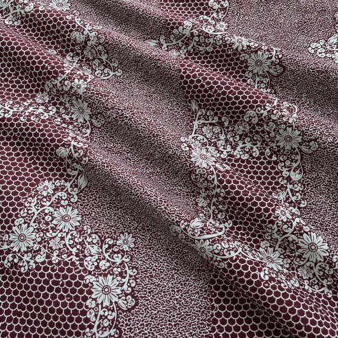 Tissu Wax Bordeaux & Ivoire - Motifs Floraux et Arabesques Élégantes